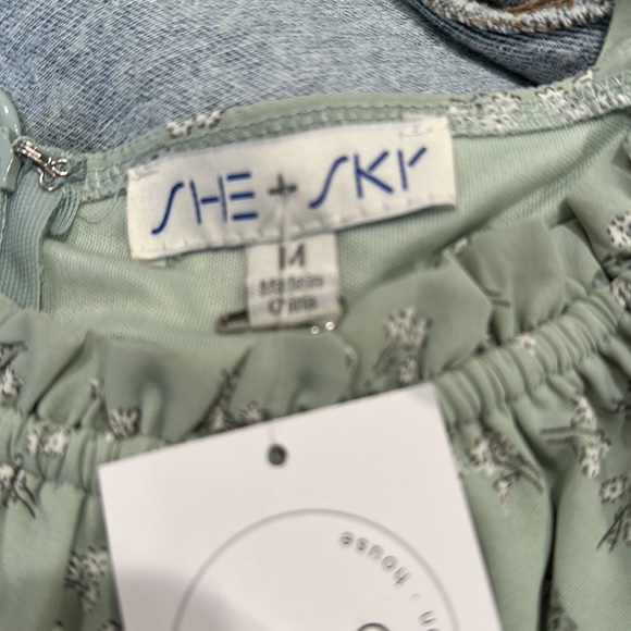 Sage green Floral Dress with back zipper - Picture 7 of 7